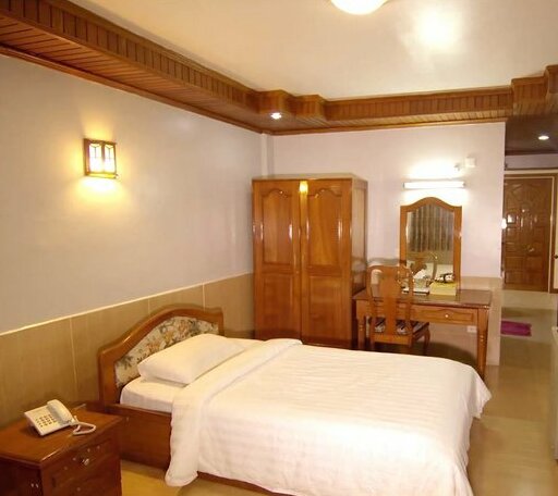 Royal White Elephant Hotel - Photo5