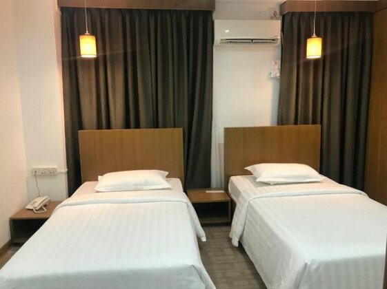 Royal White Elephant Service Apartment - Photo2