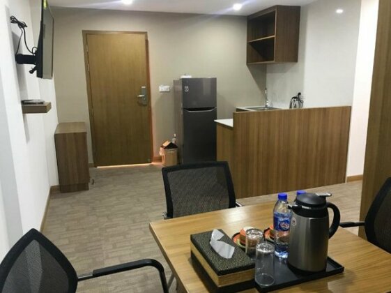 Royal White Elephant Service Apartment - Photo4