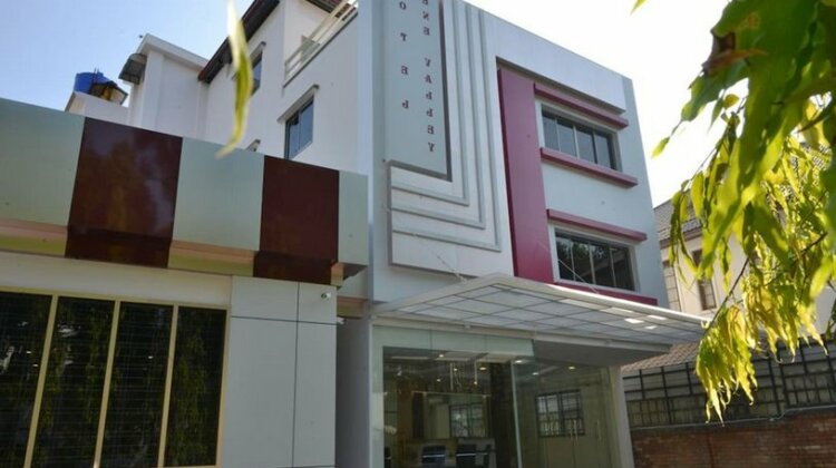  Photo 1