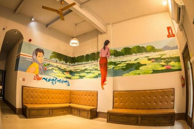 Shwe Yo Vintage Hostel - Photo2