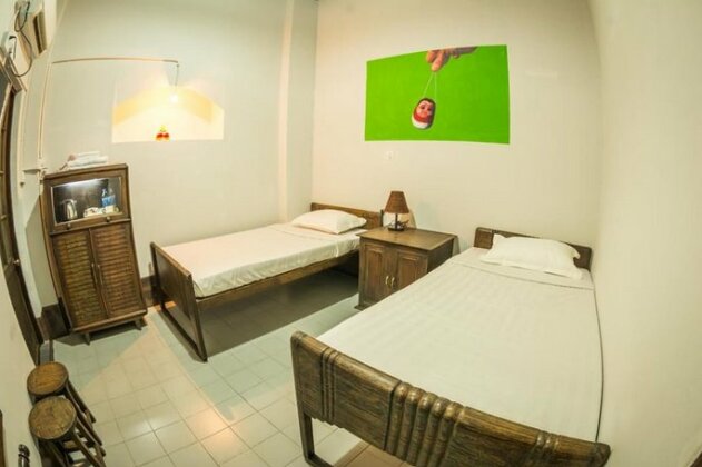 Shwe Yo Vintage Hostel - Photo4