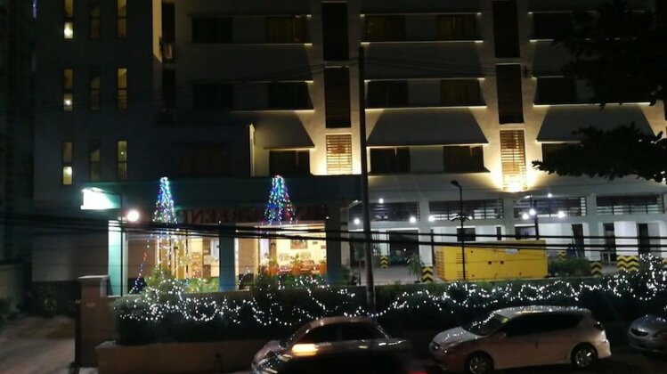 Silver Green Hotel - Photo2