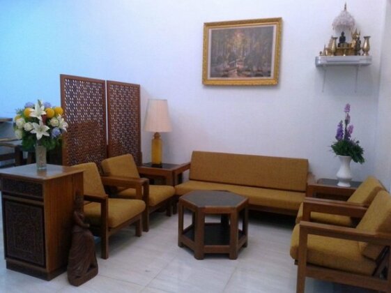 Three Seasons Guest House - Photo3
