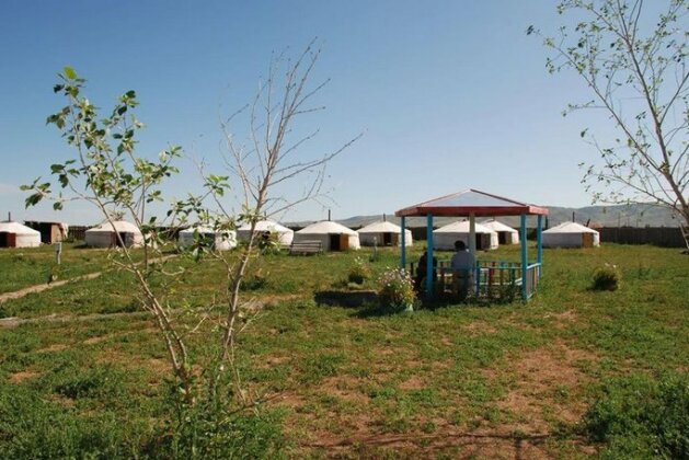 Monkhsuuri Guesthouse and Tours
