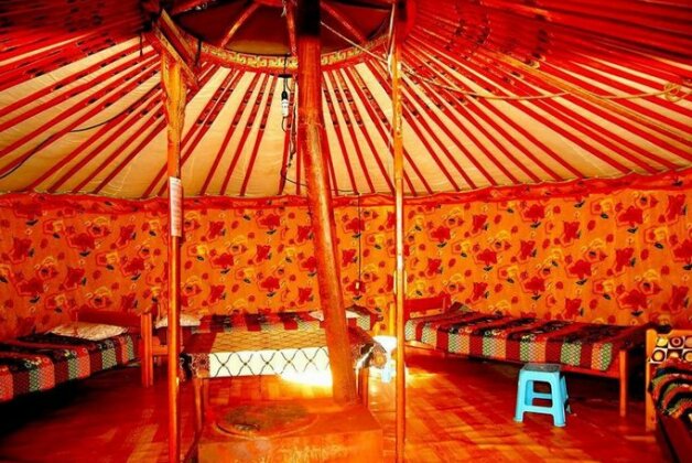 Monkhsuuri Guesthouse and Tours - Photo4