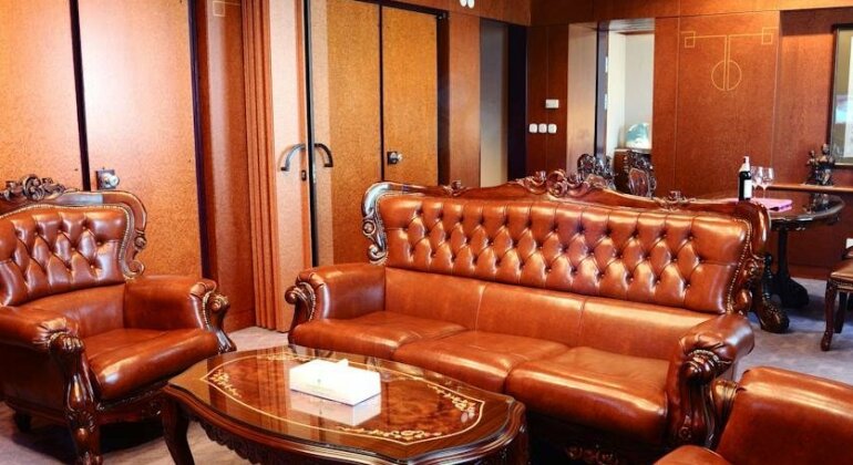 Chinggis Khaan Hotel - Photo4