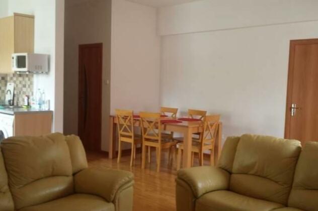 Linde Mon - Photo2