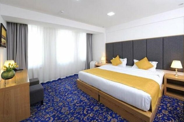 UB Grand Hotel - Photo3