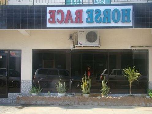 Micro Beach Hotel - Photo5