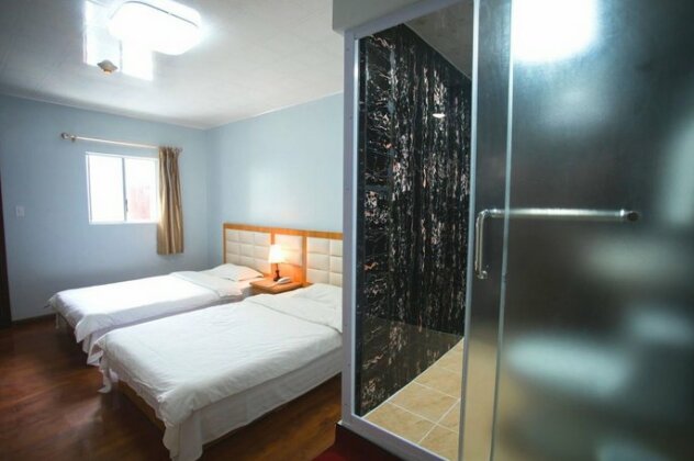 Pacific Islander Inn - Photo2