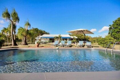 Villa Les Caramboles 4 ch vue rocher du Diamant piscine acces plage direct