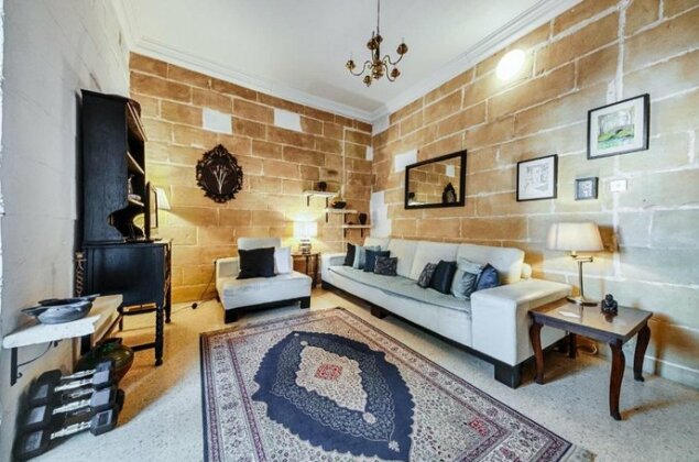 Central Traditional 2 Bedroom Town House Cospicua - Photo2