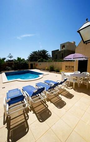 Gozo Escapes - Photo4