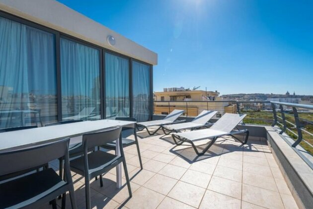 Modern Penthouse with Terrace & Sunbeds - Photo2