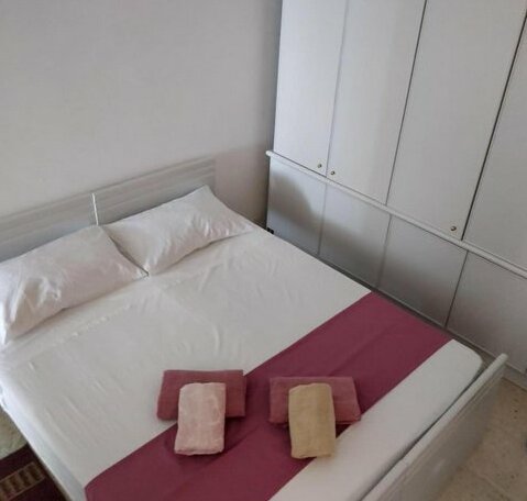 Marina Flats Flat 5 - Photo4