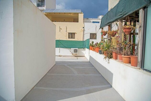 Home away from home spacious and close to amenities - Photo4