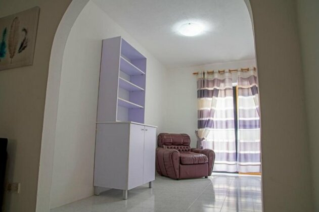 Home away from home spacious and close to amenities - Photo5
