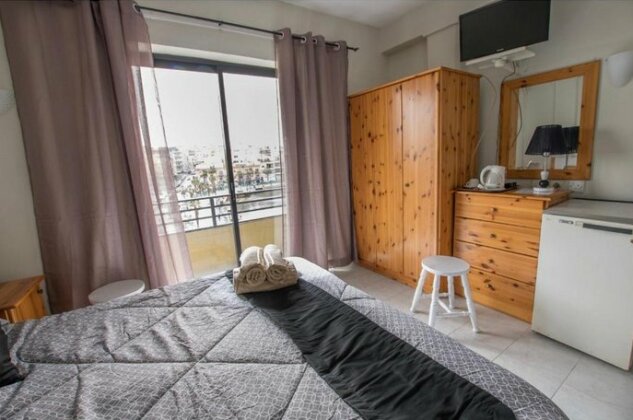 Seafront guesthouse Marsaskala - Photo4