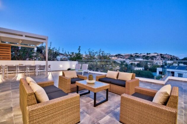 Elegant Family villa with large terrace and views - Photo2