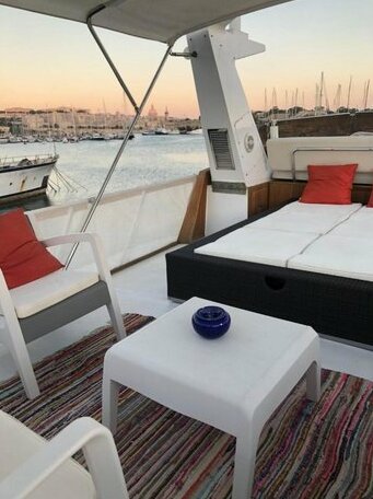 Johnny M Yacht - Photo3