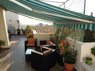 Lovely Penthouse with private sun terrace between Valletta and Sliema
