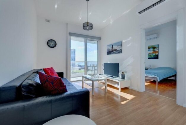 Apartment with Stunning Seaviews - Photo3