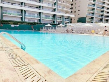 Luxury Apt with Side Seaviews and Pool Best Location