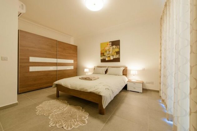 Seafront Apartment Sliema - Photo5