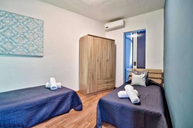 Sliema 2-bedroom apartment with Valletta Seaviews - Photo2