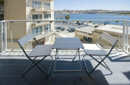 Sliema 2-bedroom apartment with Valletta Seaviews