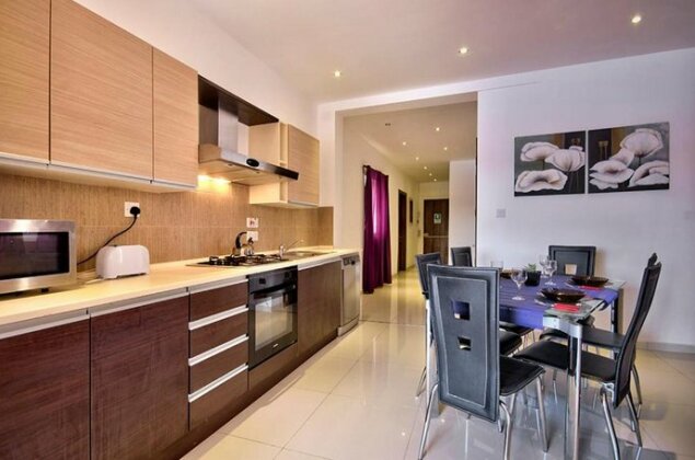 Sliema Apartment with Seaviews - Photo5