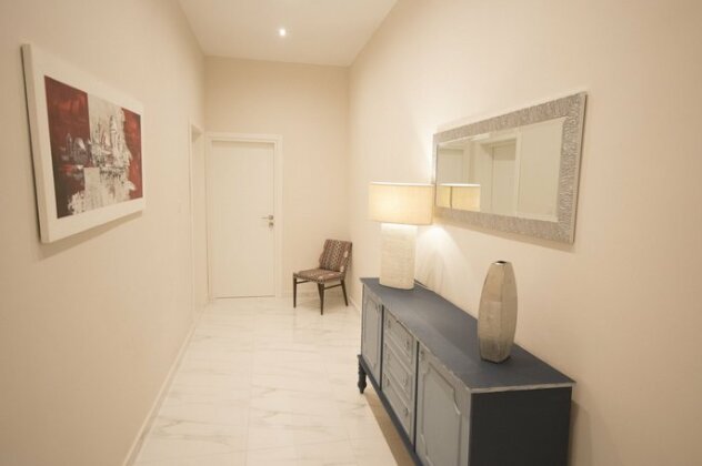 Staines Suite - Photo2