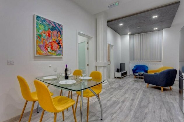 Stylish 3BR Apartment Fantastic Location in Sliema - Photo2