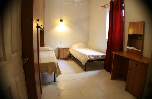 Highgate Apartments - Photo4