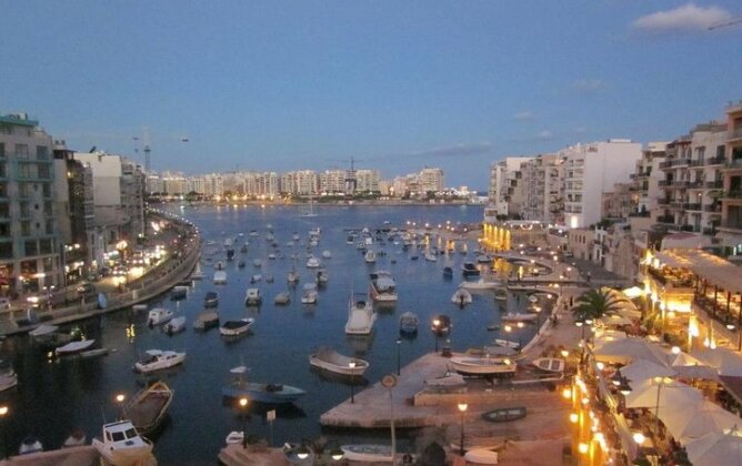 Seafront Apartment Spinola Bay