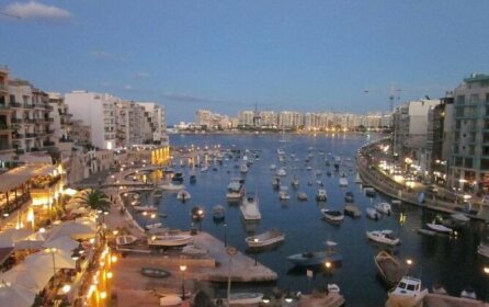 Seafront Apartment Spinola Bay