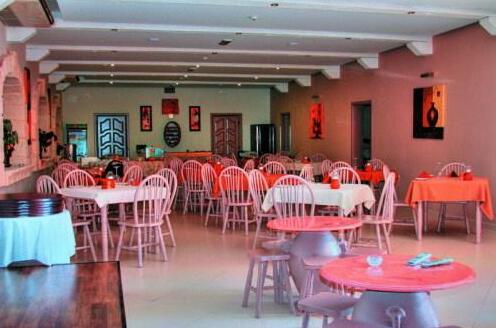 White Dolphin Complex - Photo2