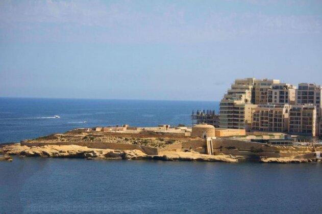 Vallettastay Skyline Sea View Studio