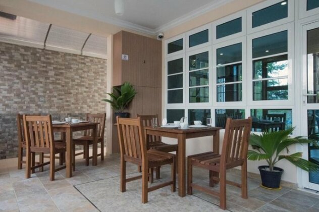 Budget Stay in Airport Island - Photo2