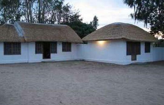 Fish Eagle Bay Lodge - Photo4