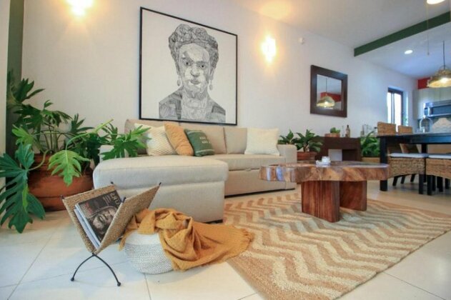 Modern Condos with Resort Amenities in Gated Community - Photo2