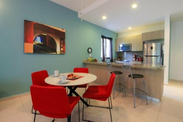 Modern Condos with Resort Amenities in Gated Community - Photo3