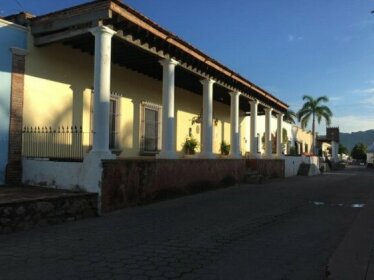 Siete Columnas Casa la Luna