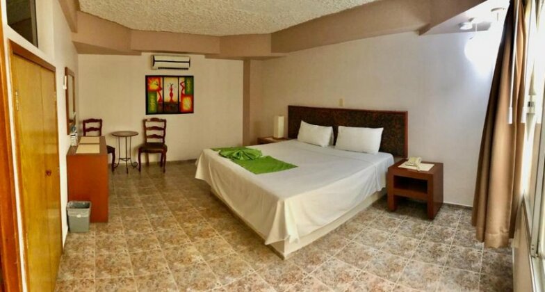 Hotel del Camino Real - Photo4