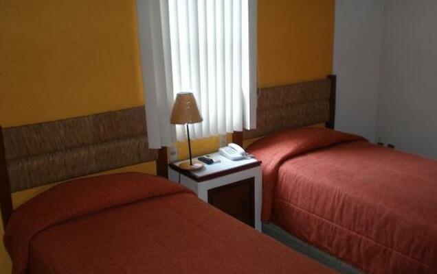 Hotel Suites Regina - Photo5