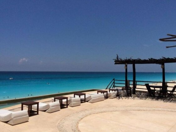 Beachfront Suite in the Best Beach in Cancun - Photo5