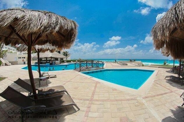 Beachfront Villa Cancun