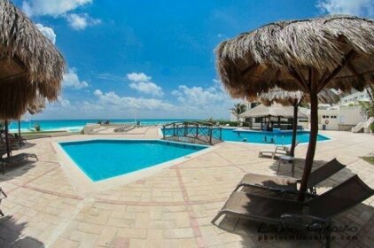 Beachfront Villa Cancun