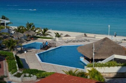 Cancun Beach Aparthotel Brisas